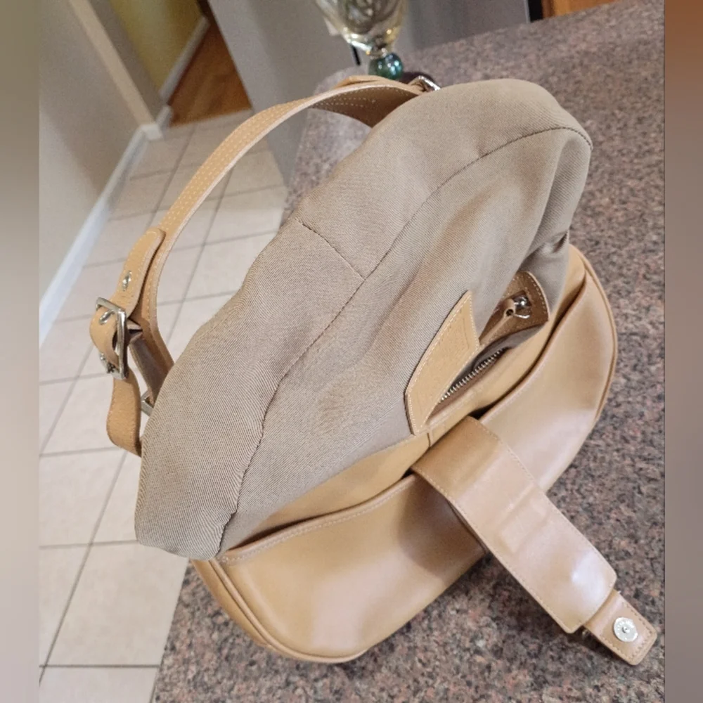 Coach Hampton Tan Camel Leather Zip Buckel Flap  Hobo Bag